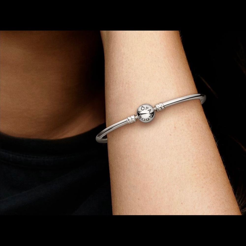 Pandora Moments Bangle